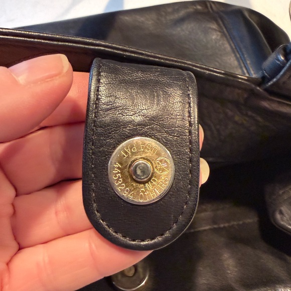 Vintage Black Coach Soft Leather Shoulderbag - Picture 3 of 8